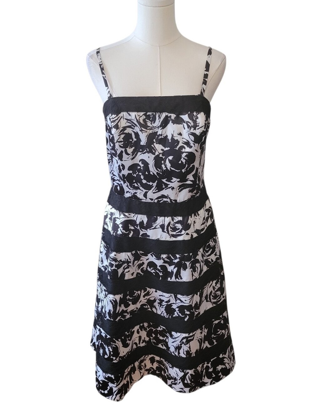 WHBM‎ Black & White Floral Convertable Fit & Flare Dress Size 8